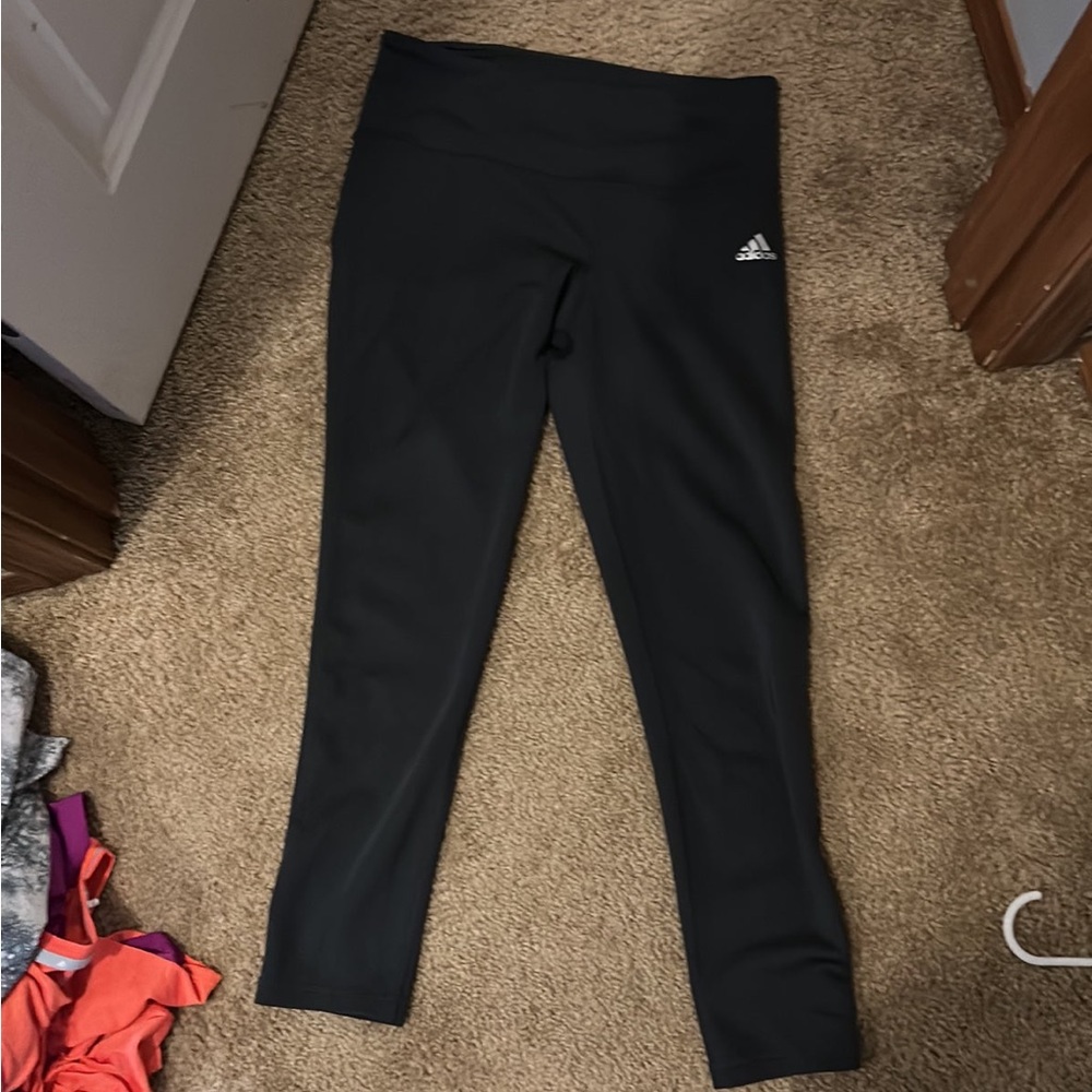 Medium addidas leggings